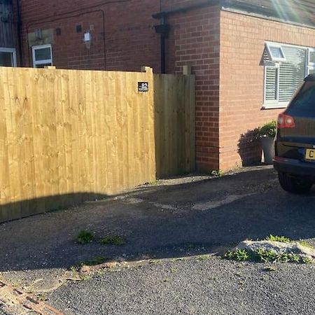 Spacious One Bedroom Ground Floor Apartment Harrogate Exterior photo