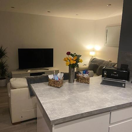 Spacious One Bedroom Ground Floor Apartment Harrogate Exterior photo